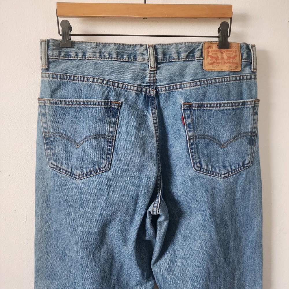 Levis 550 Regular Fit Straight Leg Light Wash Denim Jeans Mens 36 x 32